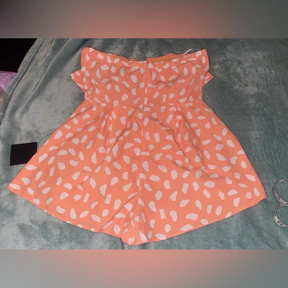 Lulus Inez Peach and White Print Tie-Front Romper Large NWT - Picture 9 of 11